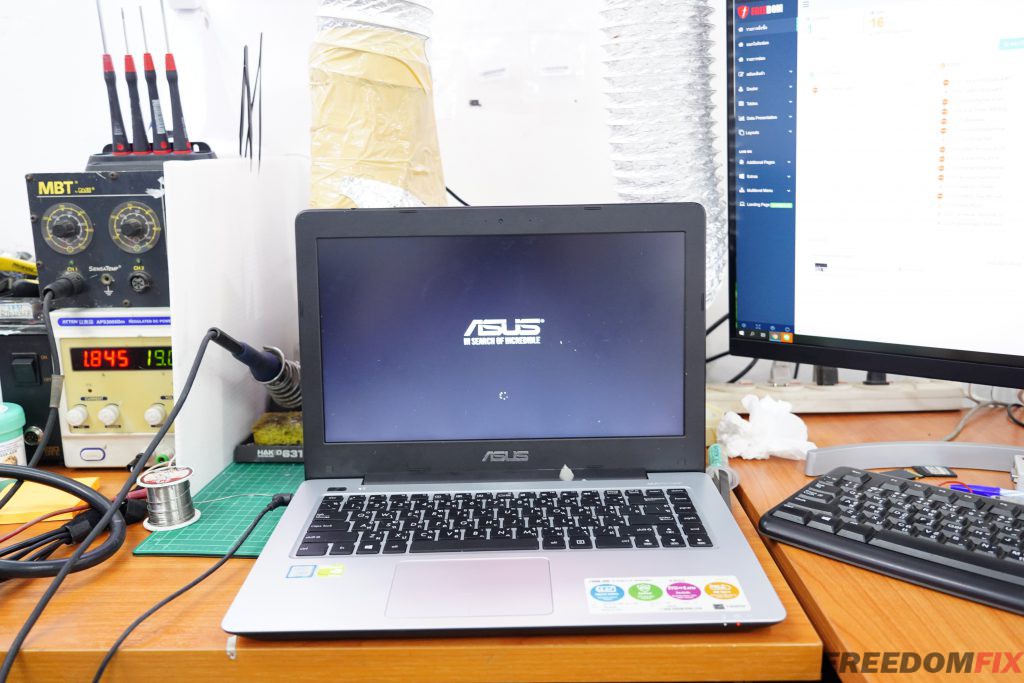 รับซ่อมโน๊ตบุ๊ค ASUS K456U เปิดไม่ติด ไฟไม่เข้า เครื่องโดนน้ำ เมนบอร์ดเสีย ภาคจ่ายไฟมีปัญหา LINE @FREEDOMFIX