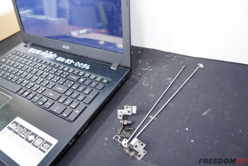 รับเปลี่ยนบานพับ ซ่อมกรอบจอ ACER E5-553G กรอบจอแตก บานพับหัก ต้องเปลี่ยนบานพับ พร้อมซ่อมกรอบจอ LINE @FREEDOMFIX