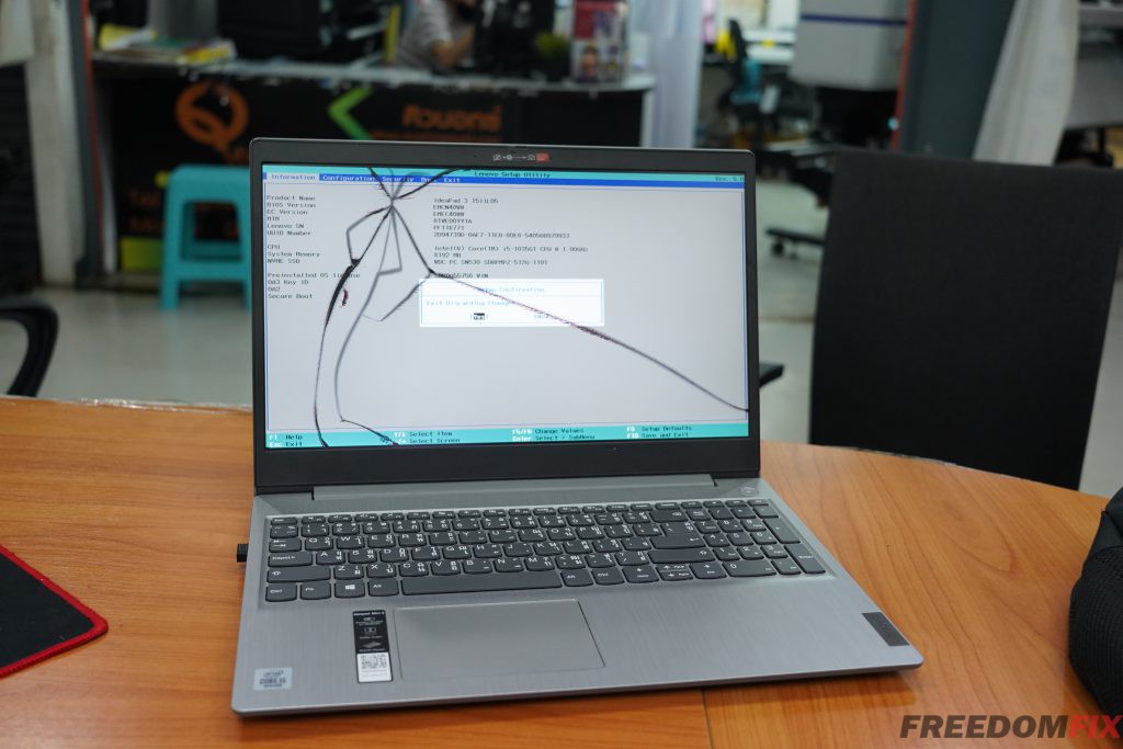 รับเปลี่ยนจอโน๊ตบุ๊ค LENOVO Ideapad 3 15IIL05 จอแตก จอร้าว จอเสีย จอเป็นเส้น จอพัง LINE @FREEDOMFIX