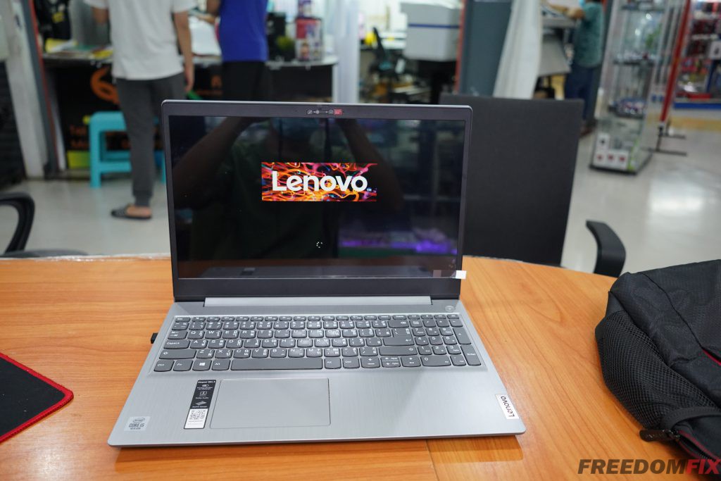 รับเปลี่ยนจอโน๊ตบุ๊ค LENOVO Ideapad 3 15IIL05 จอแตก จอร้าว จอเสีย จอเป็นเส้น จอพัง LINE @FREEDOMFIX