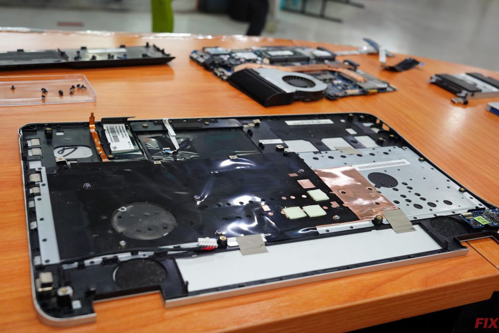 รับเปลี่ยนคีย์บอร์ดโน๊ตบุ๊ค ASUS N551J ปุ่มเสีย กดไม่ติด คีย์บอร์ดพัง ใช้งานไม่ได้ เปลี่ยนแป้นใหม่ LINE @FREEDOMFIX