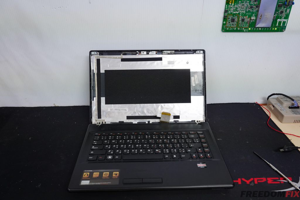 รับเปลี่ยนจอโน๊ตบุ๊ค LENOVO G480 G485 จอแตก จอร้าว จอเสีย จอเป็นเส้น LINE @FREEDOMFIX