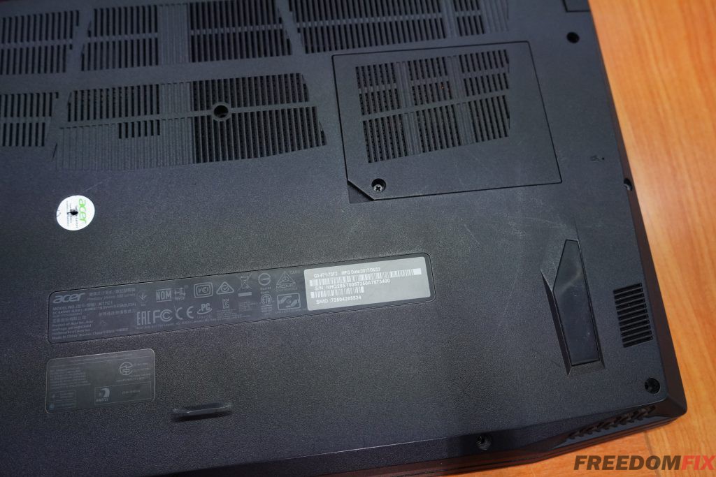 รับซ่อมโน๊ตบุ๊ค Predator Helios 300 G3-571 เปิดไม่ติด ไฟไม่เข้า เมนบอร์ดเสีย ภาคจ่ายไฟมีปัญหา LINE @FREEDOMFIX