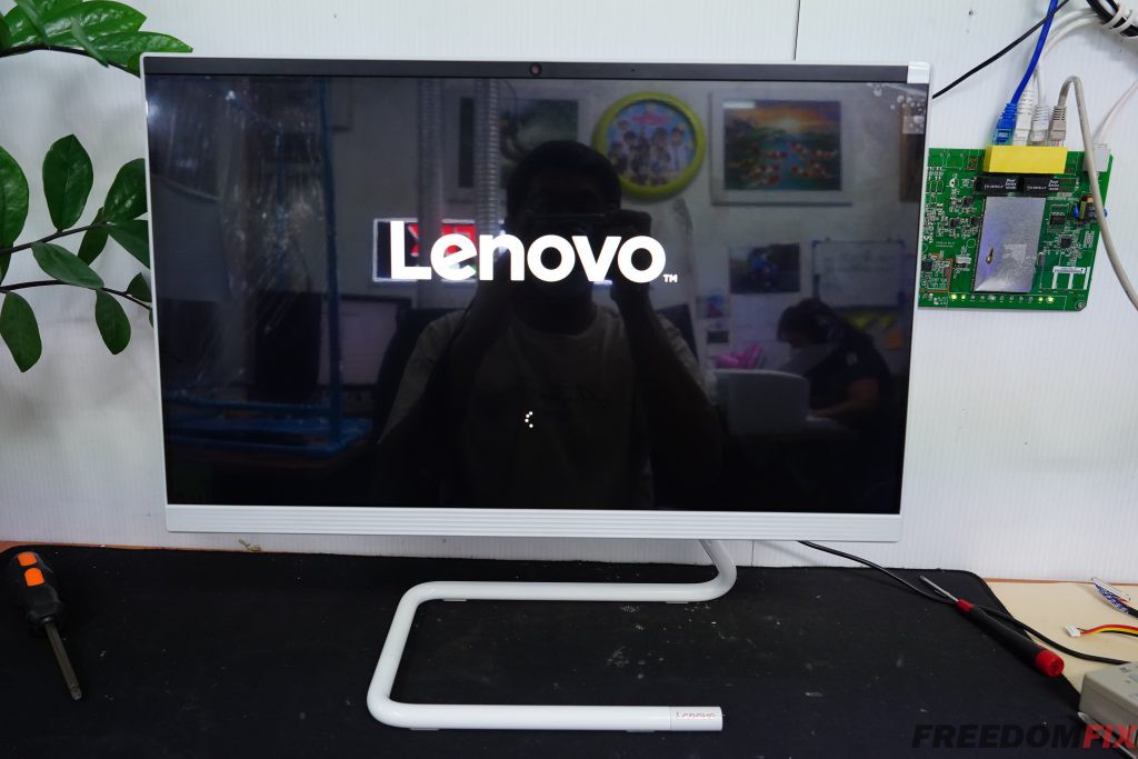 รับเปลี่นจอคอม ออลอินวัน LENOVO A340-22IWL จอแตก จอร้าว จอเสีย จอเป็นเส้น เปลี่ยนจอใหม่ LINE @FREEDOMFIX