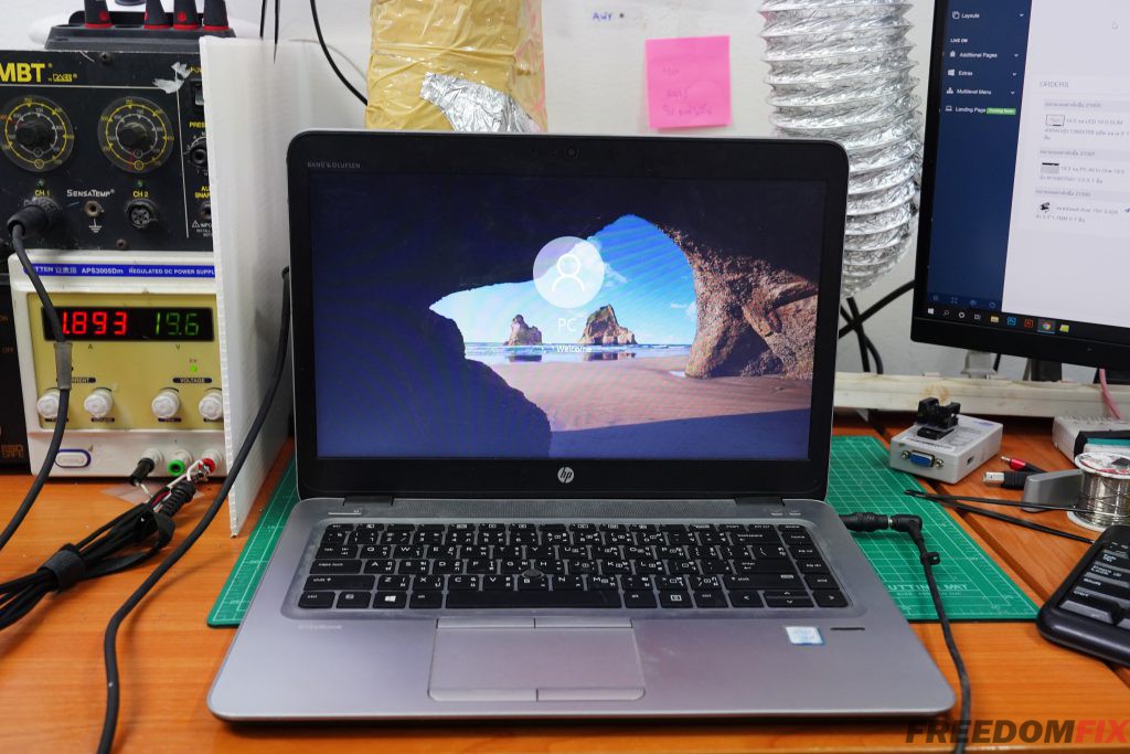 รับซ่อมโน๊ตบุ๊ค HP 840 G3 เปิดไม่ติด ไฟไม่เข้า เมนบอร์ดเสีย ภาคจ่ายไฟ มีปัญหา LINE @FREEDOMFIX