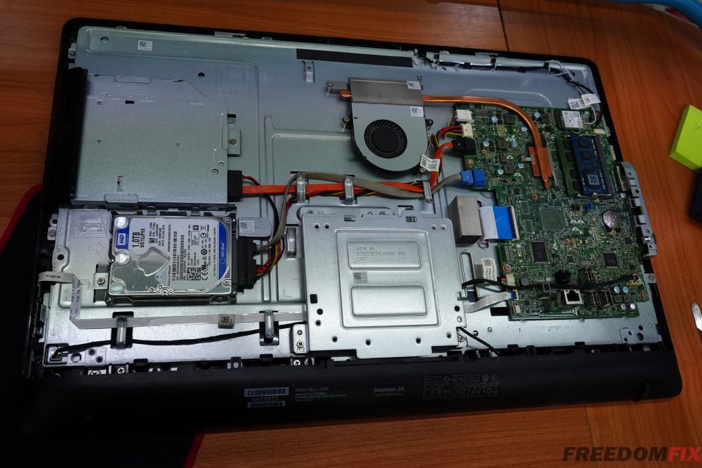 รับเปลี่ยนจอคอม DELL Inspiron 24 3459 23.8 นิ้ว จอแตก จอร้าว จอเสีย จอเป็นเส้น  LINE @FREEDOMFIX