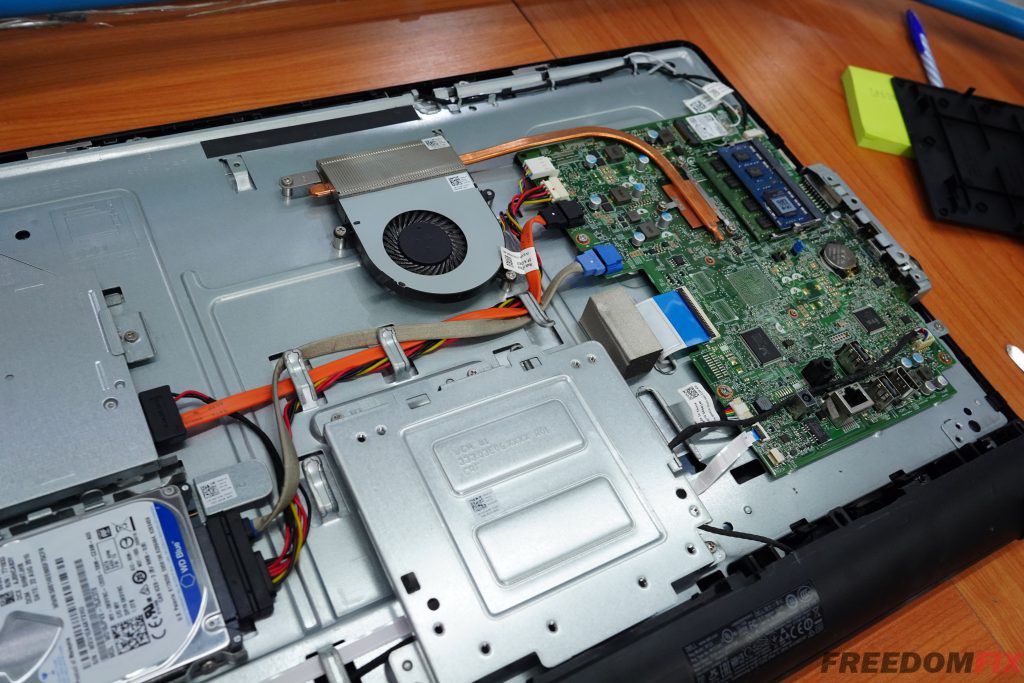 รับเปลี่ยนจอคอม DELL Inspiron 24 3459 23.8 นิ้ว จอแตก จอร้าว จอเสีย จอเป็นเส้น LINE @FREEDOMFIX