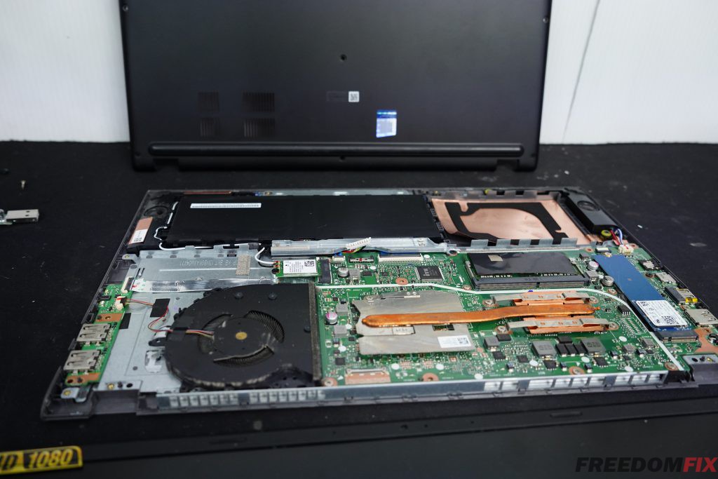รับเปลี่ยนจอโน๊ตบุ๊ค ASUS X512D 15.6 FHD IPS จอแตก จอร้าว จอเสีย จอเป็นเส้น เปลี่ยนจอใหม่ LINE @FREEDOMFIX