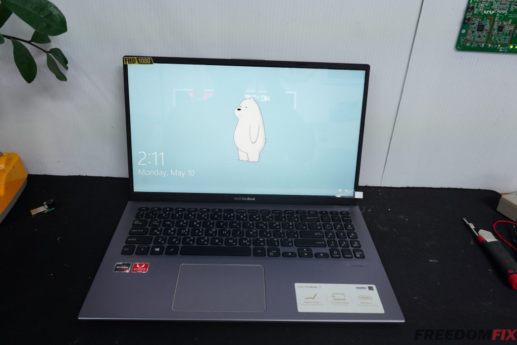 รับเปลี่ยนจอโน๊ตบุ๊ค ASUS X512D 15.6 FHD IPS จอแตก จอร้าว จอเสีย จอเป็นเส้น เปลี่ยนจอใหม่ LINE @FREEDOMFIX