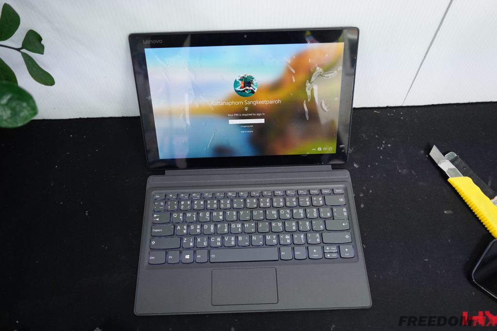 รับเปลี่ยนจอ LENOVO MIIX 520 12 นิ้ว จอแตก จอร้าว จอเสีย กระจกแตก เครื่องตก จอพัง เปลี่ยนจอใหม่พร้อมทัชสกรีน LINE @FREEDOMFIX