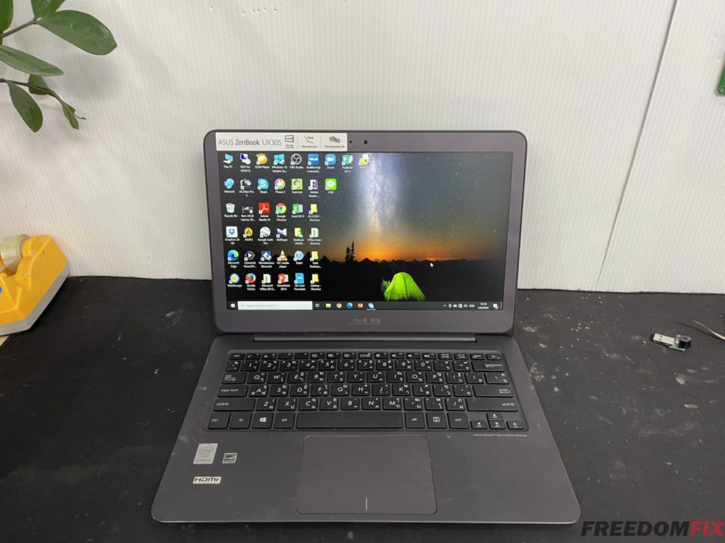 รับเปลี่ยนจอโนีตบุ๊ค ASUS UX305 UX305F UX305L 13.3 FHD IPS จอแตก จอร้ว จอเสีย จอเป็นเส้น เปลี่ยนจอใหม่ LINE @FREEDOMFIX