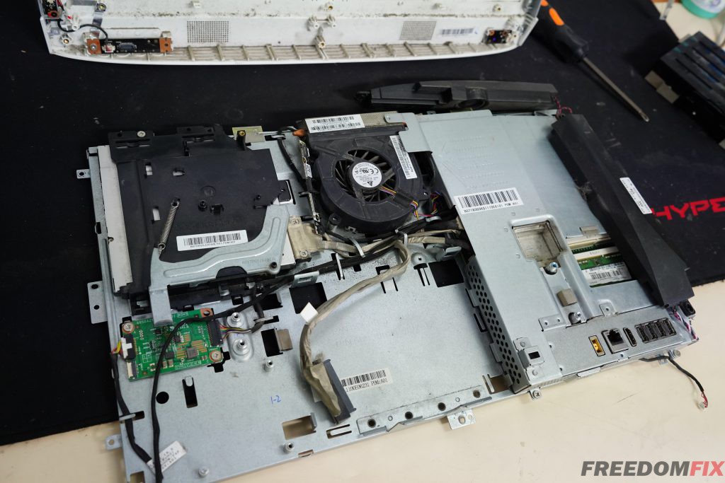 รับเปลี่ยนจอ AIO LENOVO C360 จอแตก จอร้าว จอเสีย จอเป็นเส้น เปลี่ยนจอใหม่ LINE @FREEDOMFIX