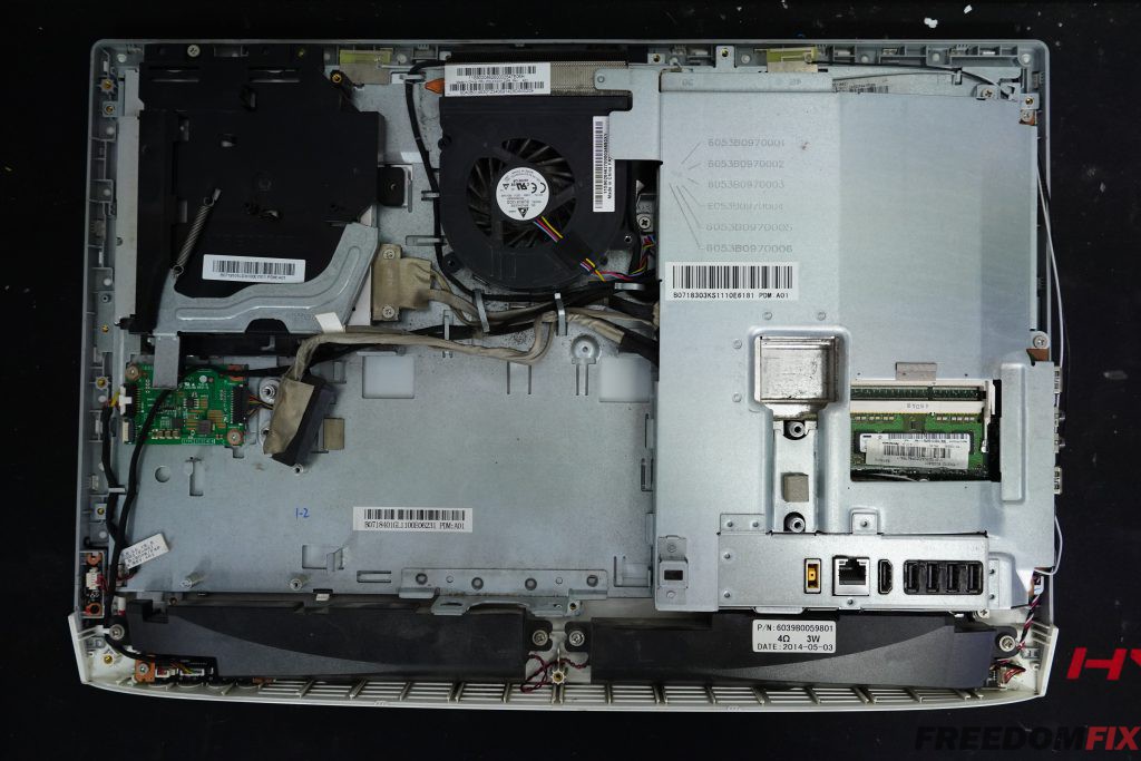 รับเปลี่ยนจอ AIO LENOVO C360 จอแตก จอร้าว จอเสีย จอเป็นเส้น เปลี่ยนจอใหม่ LINE @FREEDOMFIX