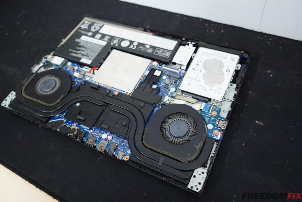 รับซ่อมโน๊ตบุ๊ค LENOVO Y530-15ICH เปิดไม่ติด ไฟไม่เข้า เมนบอร์ดเสีย ภาคจ่ายไฟมีปัญหา LINE @FREEDOMFIX