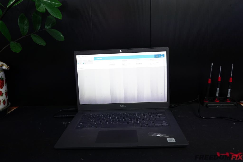 รับเปลี่ยนจอโน๊ตบุ๊ค DELL Latitude 3140 จอแตก จอร้าว จอเสีย จอเป็นเส้น 14.0 นิ้ว เปลี่ยนจอใหม่ LINE @FREEDOMFIX