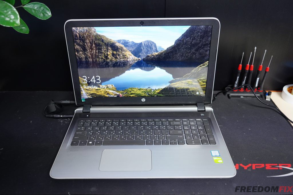 รับเปลี่ยนจอโน๊ตบุ๊ค HP 15-ab207tx จอแตก จอร้าว จอเสีย จอเป็นเส้น จอสีเพี้ยน LINE @FREEDOMFIX